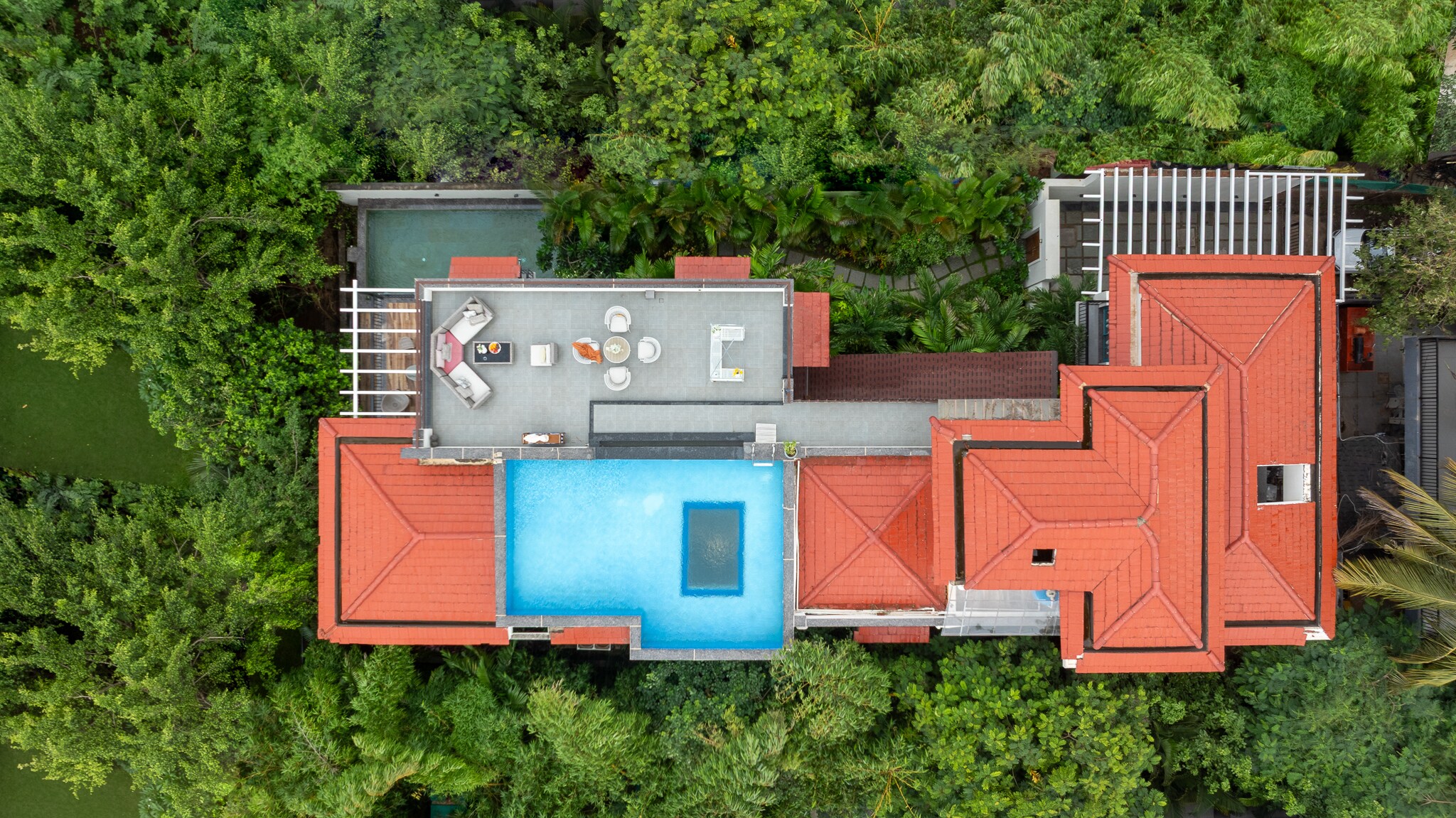 Villa De Fairmount | 5BHK Villa With 2 Private Pools by Luxury Stay - Tap to explore photos