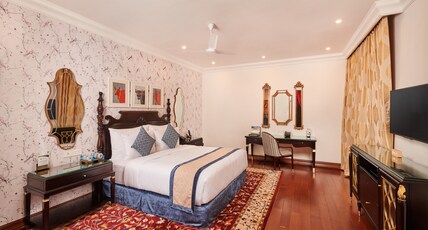 Mayfair Lake Resort Room Type - Spa Suites