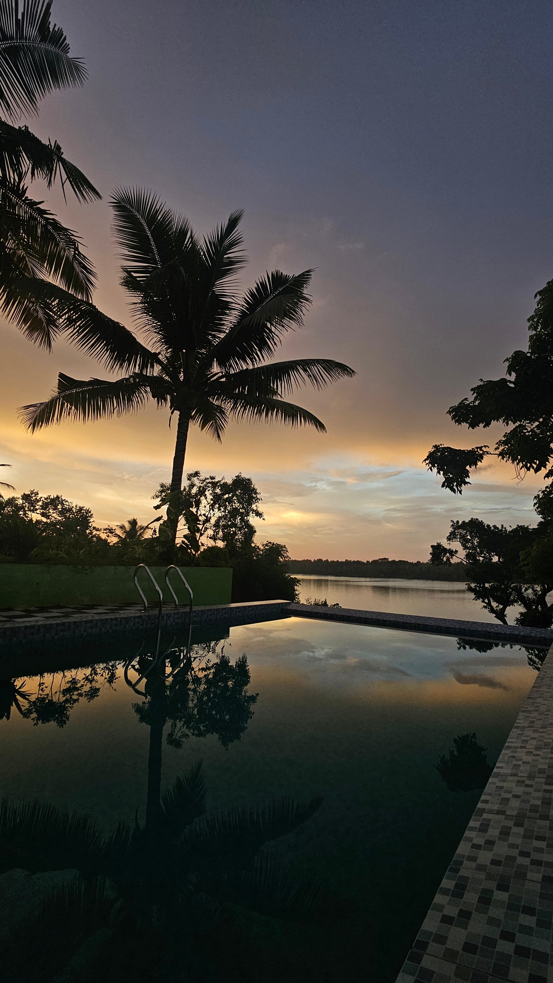 Greenmiles Lakeview resort - Tap to explore photos
