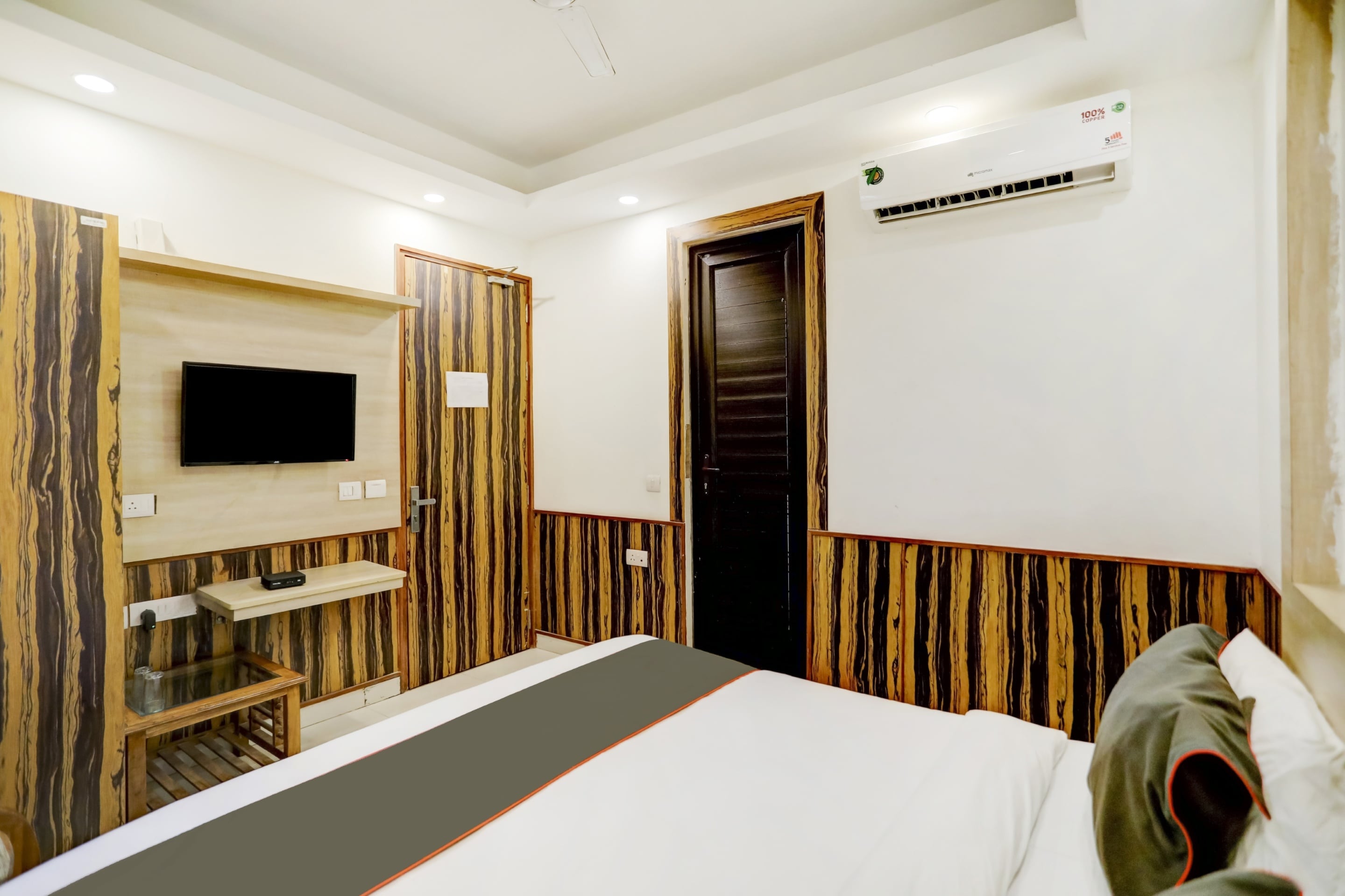Hotel O Divy Noida Sector 50 Metro Station - Tap to explore photos