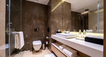 Courtyard by Marriott Vadodara Room Type - Deluxe Twin Room City View