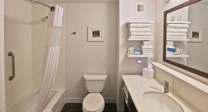 Hampton Inn Billings Room Type - 1 KING BED NONSMOKING