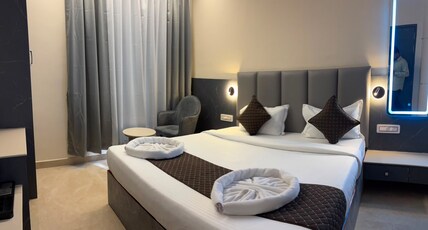 Shivlok Palace Room Type - Deluxe Room with Air Conditioning