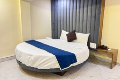 Address of Hotel Crystal Castle