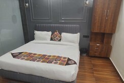 HOTEL O LAXMI NAGAR METRO