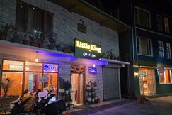 The Little King Cafe and Stay