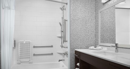 Home2 Suites by Hilton Poughkeepsie Room Type - 1KG ACC TUB STUDIO SUITE