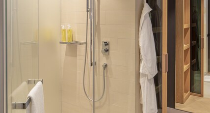 Andaz Munich Schwabinger Tor - a concept by Hyatt Room Type - 1 King Bed Courtyard Garden View
