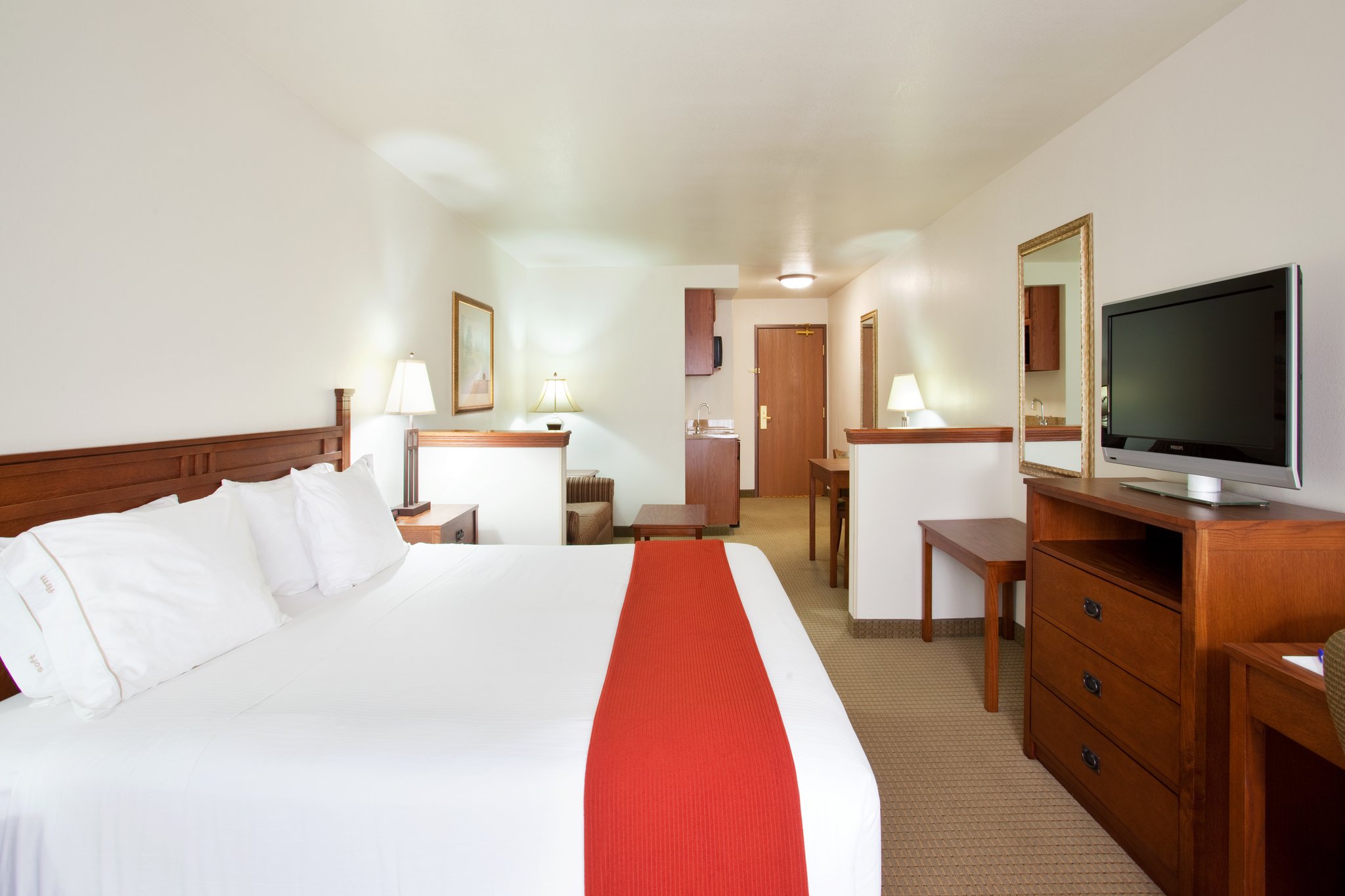 Holiday Inn Express Hotel & Suites Mattoon - Tap to explore photos