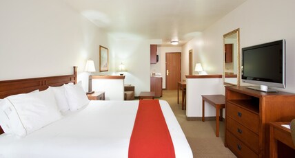 Holiday Inn Express Hotel & Suites Mattoon Room Type - 1 King Suite Low Floor Wet Bar Sofa Bed
