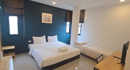 Sleepstation at Pratunam Hotel Room Type - Classic Triple Room - Building 2 Sleepstation at Pratunam Hotel Room Type - Classic Triple Room - Building 2