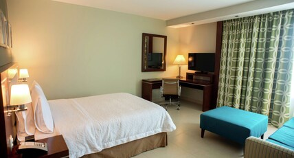 Hampton Inn by Hilton Merida Room Type - 1Q STUDIO W MINI-FRIDGE NS