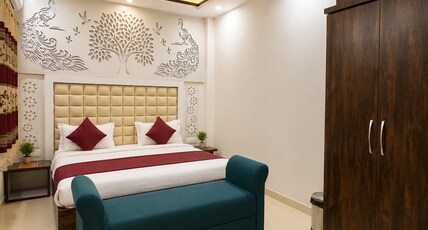 Hotel Maya Palace Ayodhya Bypass Bhopal Room Type - Suite Room with bathtub Hotel Maya Palace Ayodhya Bypass Bhopal Room Type - Suite Room with bathtub