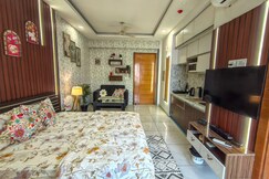 Cloud 10 Studios, Elevated Living with a View