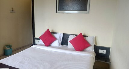 Hotel Nisarg Room Type - Deluxe Room