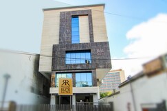 RR Mount Elite Suites