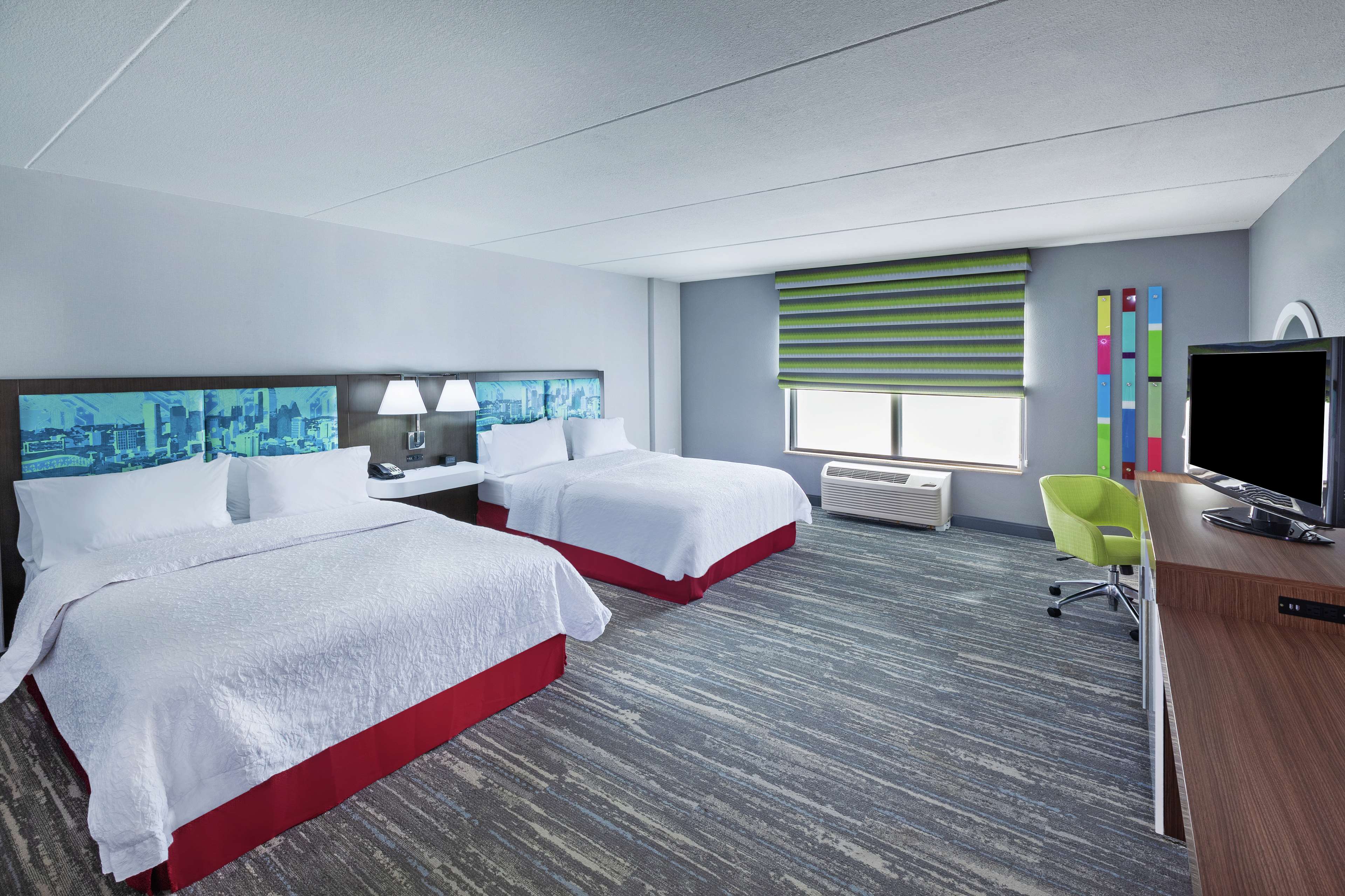 Hampton Inn & Suites Houston-Bush Intercontinental Airport - Tap to explore photos