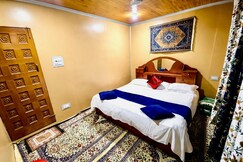 New Biloo Palace Group Of Houseboats