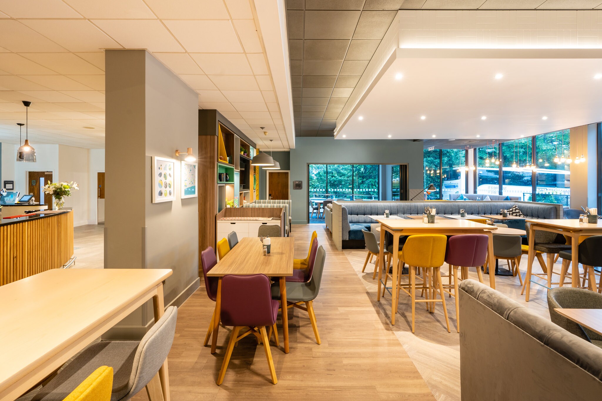 Holiday Inn BOURNEMOUTH - Tap to explore photos