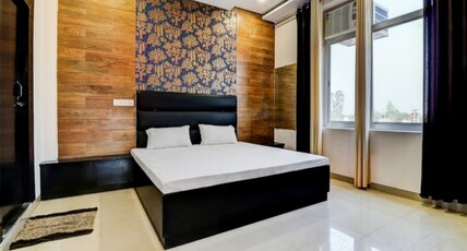 Hotel AURA INN Room Type - DELUXE AC ROOM