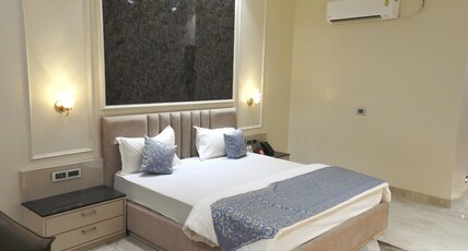 Lala Chhogmal JI Singhal Seva Sadan Room Type - Deluxe Room