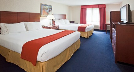 Holiday Inn Express DEFOREST (MADISON AREA) Room Type - 2 Queen Standard Mobility Accessible Roll in Shower