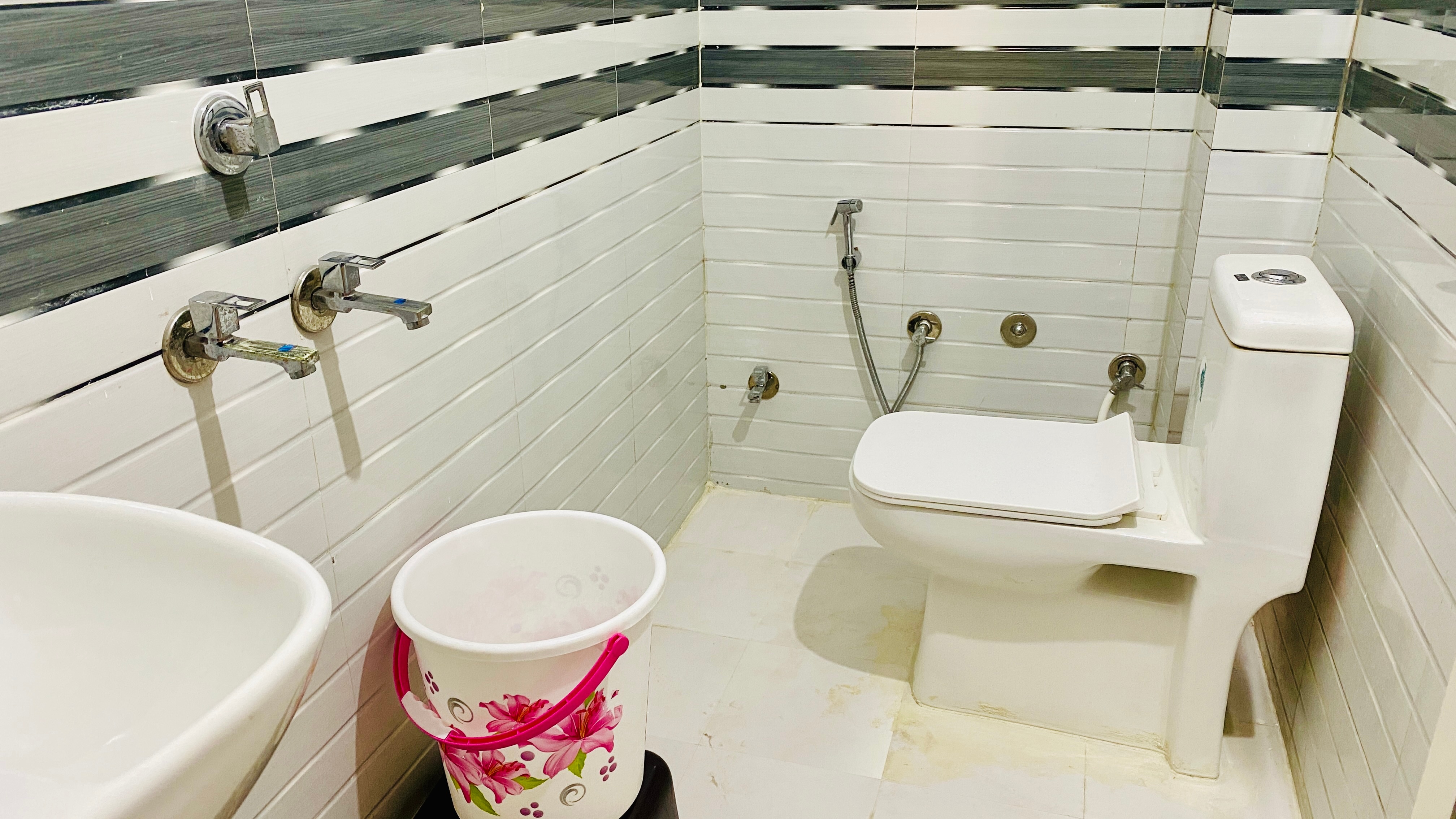 Vidit Home Stay - Tap to explore photos