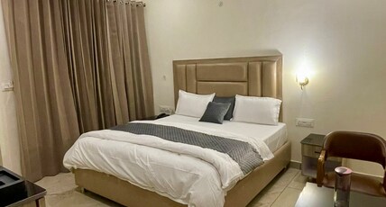 The Amore Hills Room Type - Super Deluxe Room with Mountain View