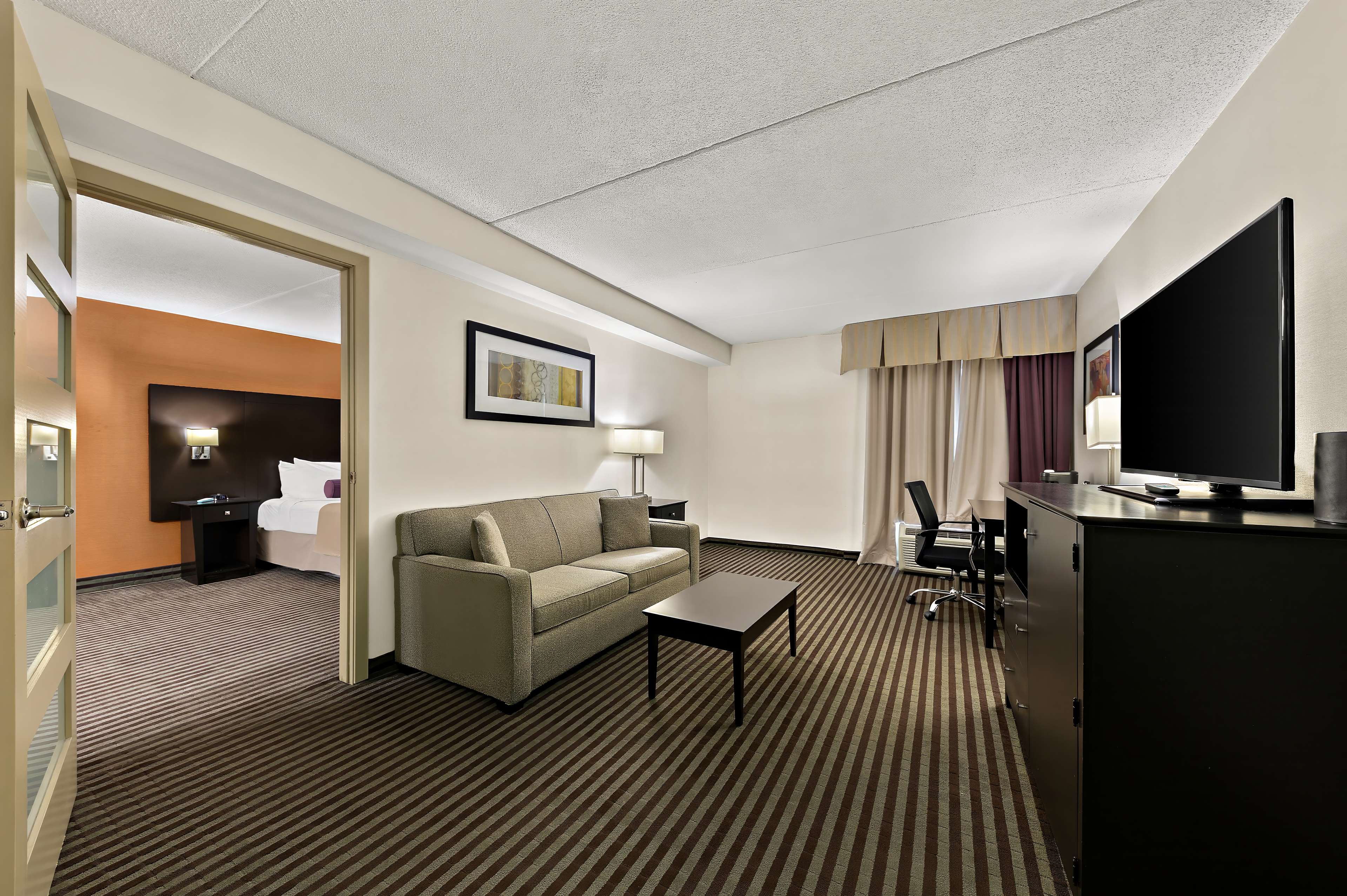 Best Western Plus Toronto North York Hotel & Suites - Tap to explore photos