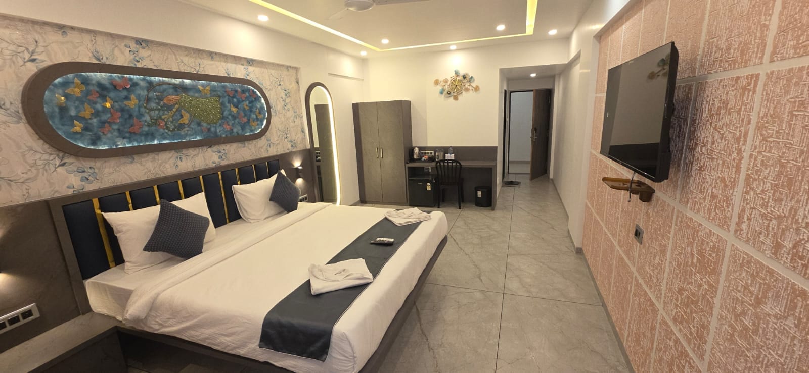 New Platinum 9 (Near Surat Railway Station) - Tap to explore photos