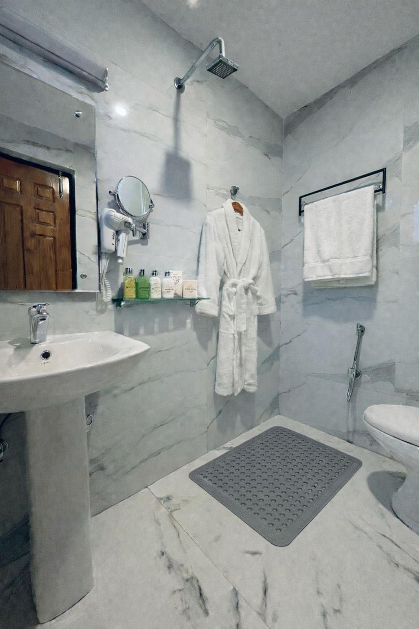 Belvior Estate - Tap to explore photos