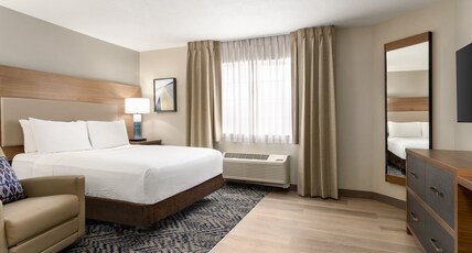 Candlewood Suites Boise-Meridian, an IHG Hotel Room Type - 1 Queen Studio Suite Communications and Mobility Accessible Tub