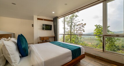 The Cloud by Daan Room Type - Standard Valley View