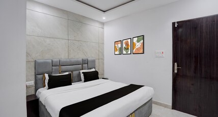 Super Collection O Taramandal Road Gorakhpur Formerly NS Hotel Room Type - Classic Super Collection O Taramandal Road Gorakhpur Formerly NS Hotel Room Type - Classic