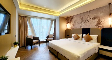 Dragonfly Hotel - The Art Hotel Room Type - Premium King Room with Smart TV