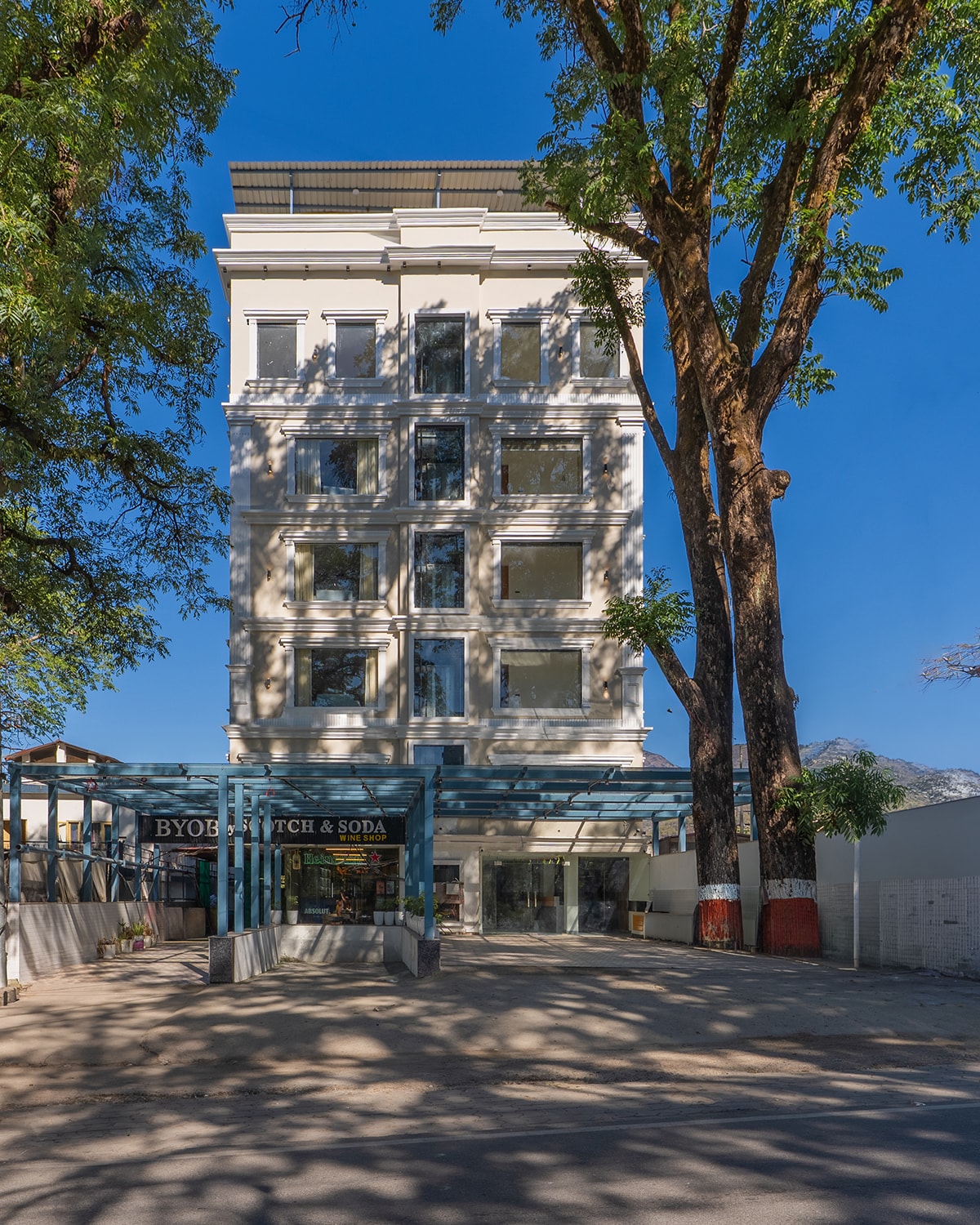 Perfectstayz Premium Aurevva Rajpur Road - Tap to explore photos