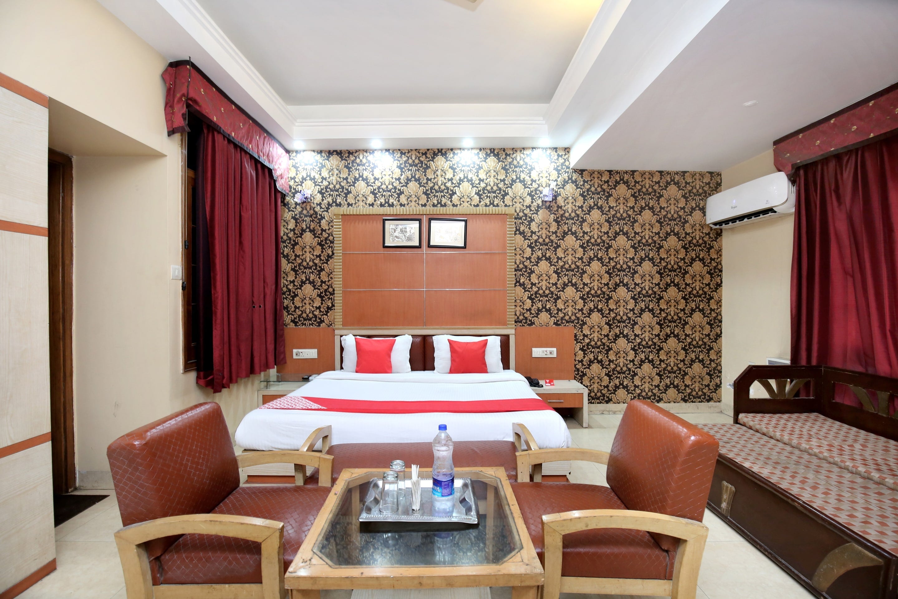 Hotel O by OYO Aaditya Continental - Tap to explore photos