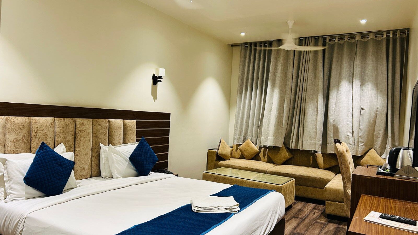 Rajlaxmi Hotel Near Jaipur Airport - Tap to explore photos