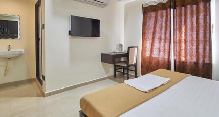 Hotel Sk's Room Type - Deluxe Ac
