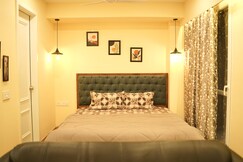 Rooms of Calm Cove By Luxe Stay