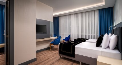 Best Western Premier Hidden Hills Hotel Room Type - Family Connection Deluxe Suite Room