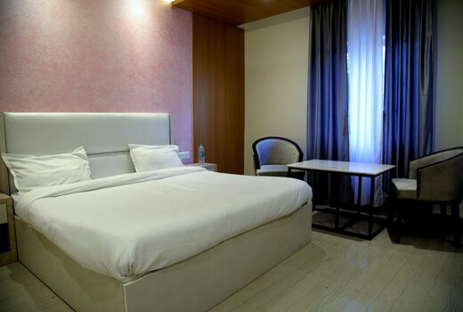 Hotel Ess Kay