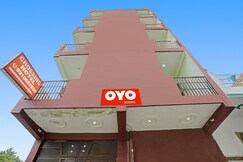 Hotel O by OYO Crossing Hotel Ghaziabad Railway Station