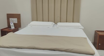 HOTEL SOHAN BOARDING AND LODGING Room Type - Double Room