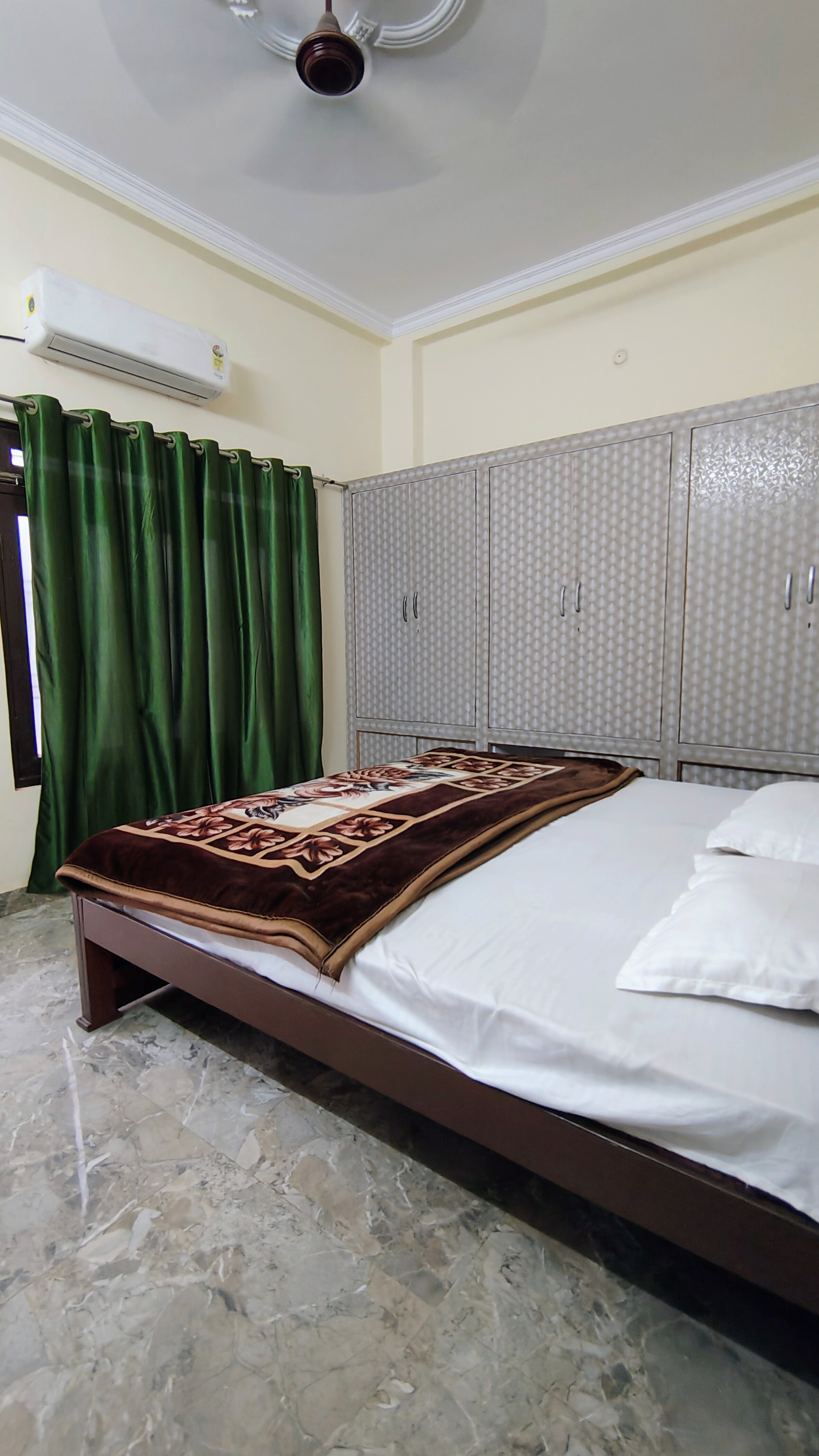 THE KASHI KUTIR - Tap to explore photos
