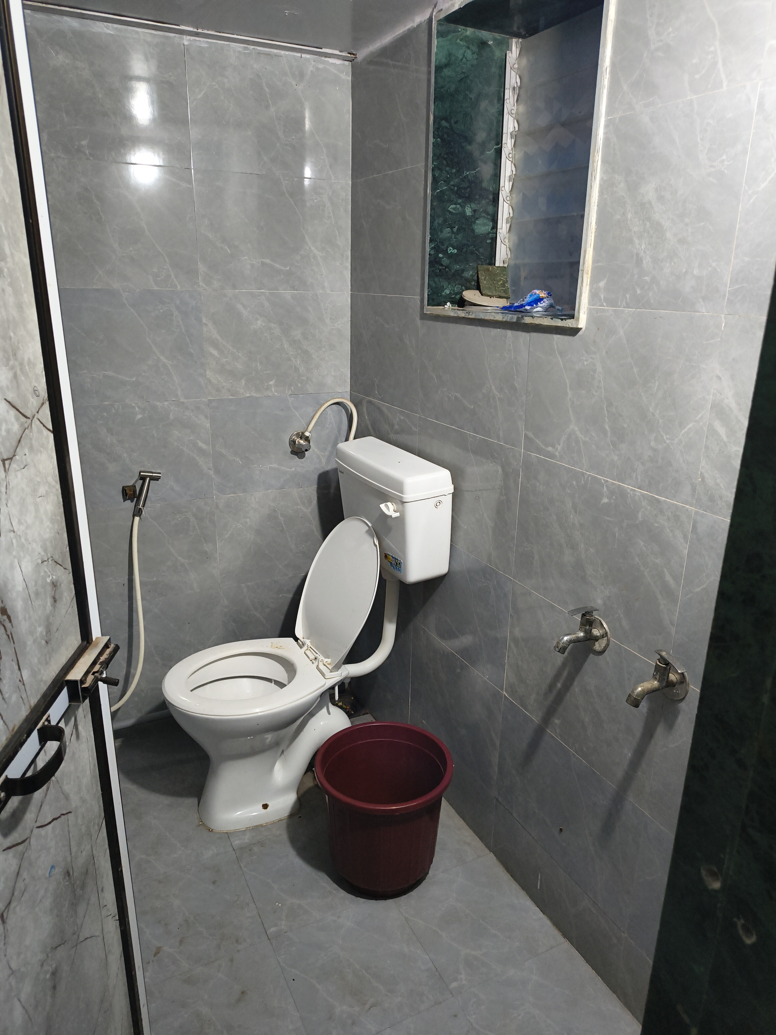 sinhassan 104 Dormitory Hostel Backpackers - Tap to explore photos