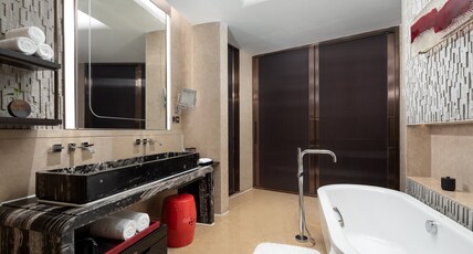 HUALUXE Hotels and Resorts WUHU, an IHG hotel Room Type - 1 Bedroom Suite River View