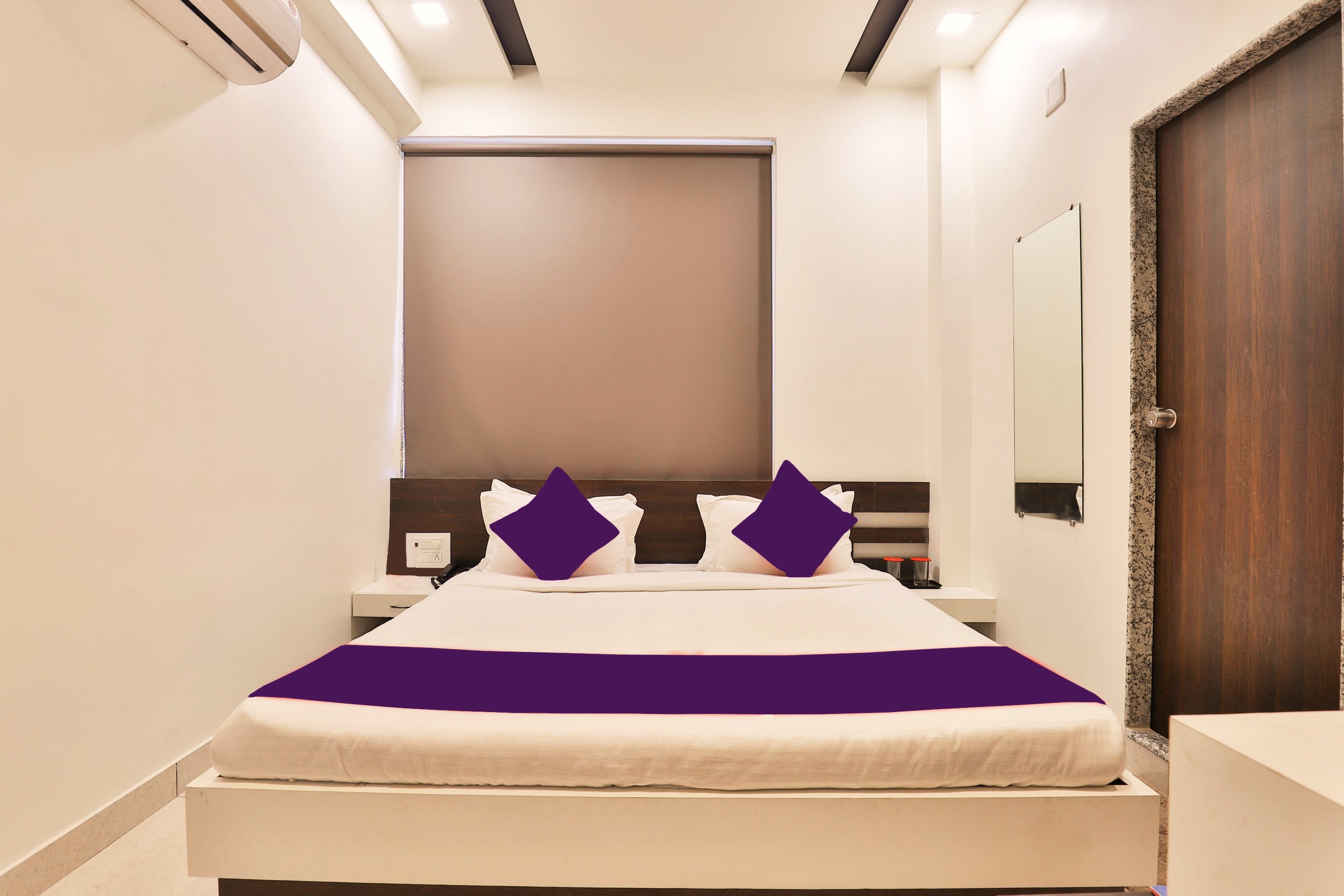 Hotel Kruti - Tap to explore photos