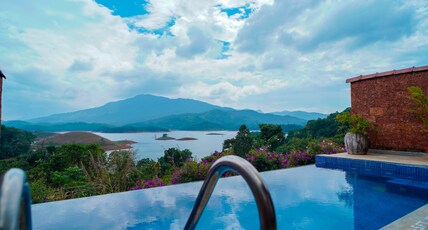 Contour Island Resort and Spa Room Type - Pool Villa With Lake View