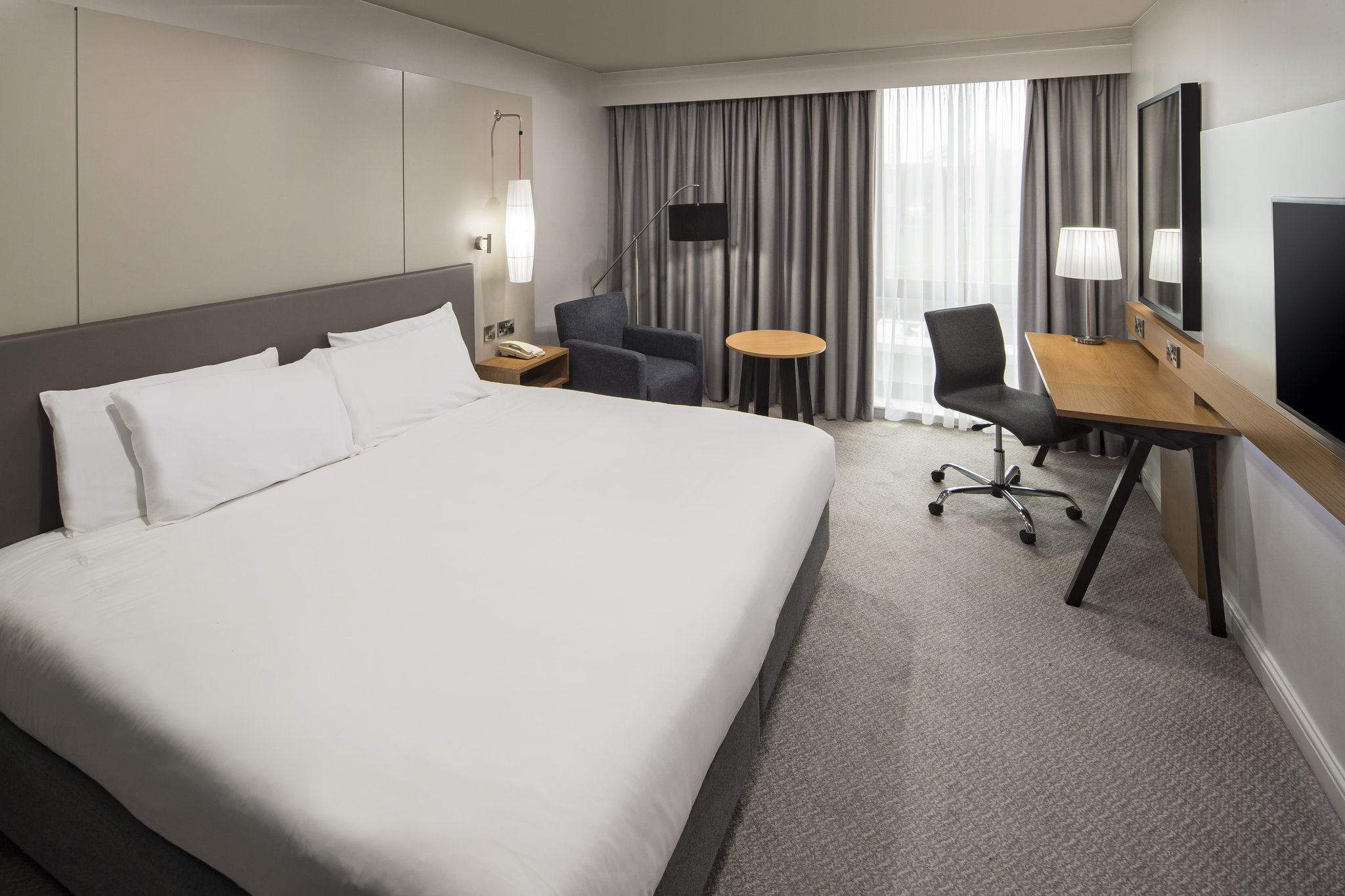 Crowne Plaza Stratford-upon-Avon - Tap to explore photos